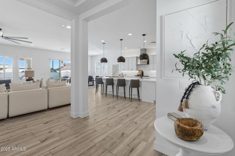 8-web-or-mls-1837 E Villa Linda Dr Phoen