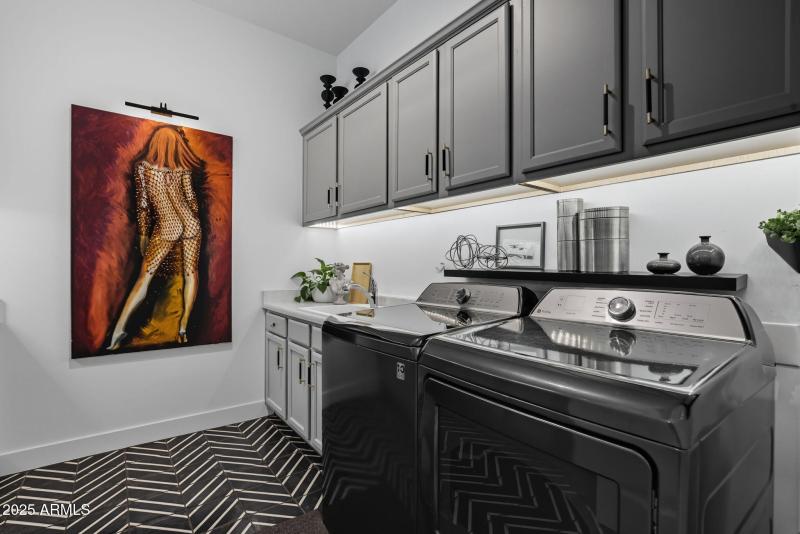 46-web-or-mls-1837 E Villa Linda Dr Phoe