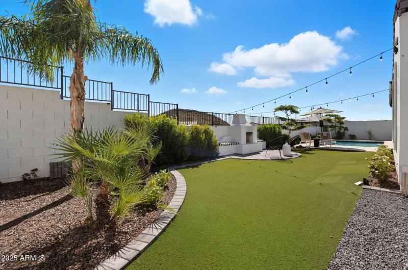 100-web-or-mls-1837 E Villa Linda Dr Pho