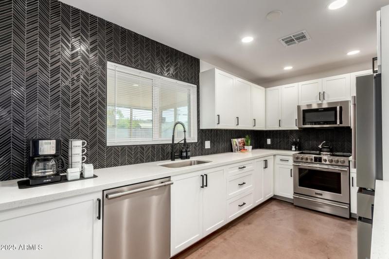 Kitchen w/Stainless Steel Appliances