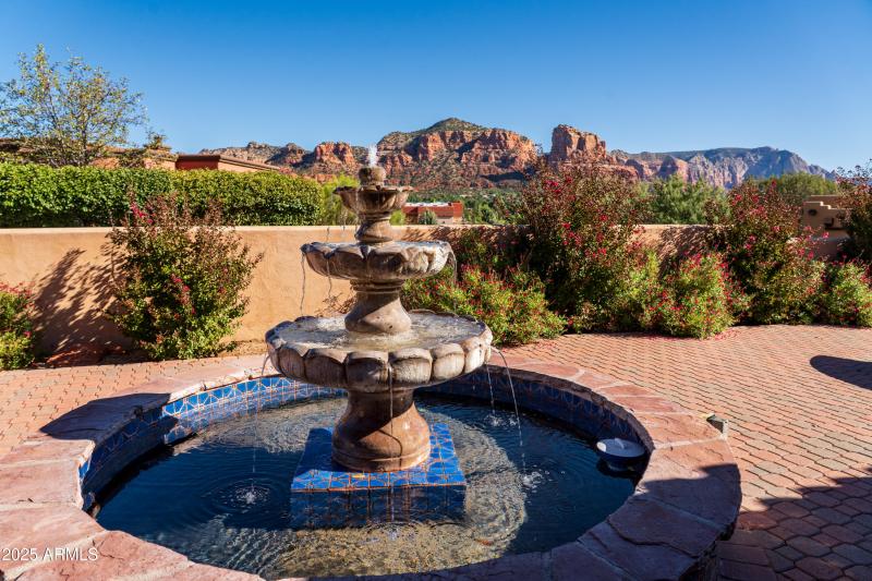 JL_105ViaDelViento-exteriors-04