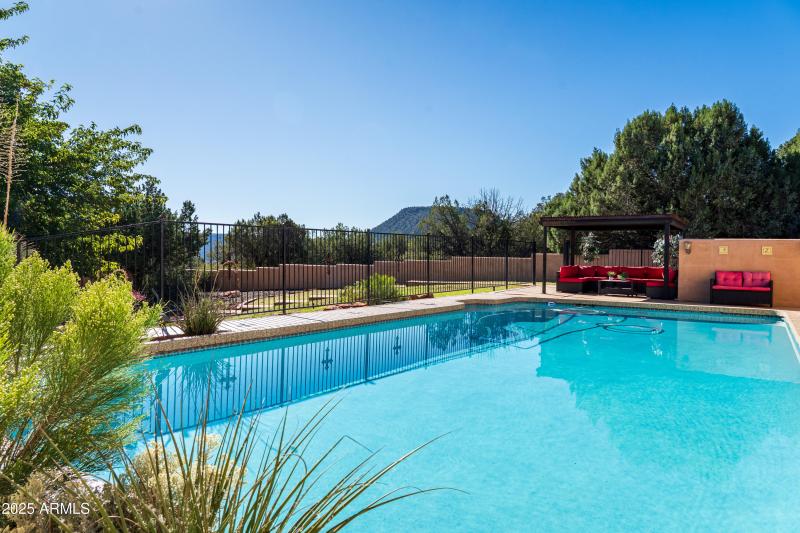 JL_105ViaDelViento-exteriors-20