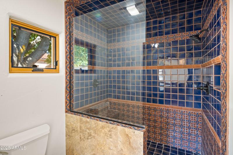 JL_105ViaDelViento-interiors-PrimarySuit