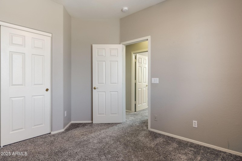 40-web-or-mls-6821-w-el-cortez-pl