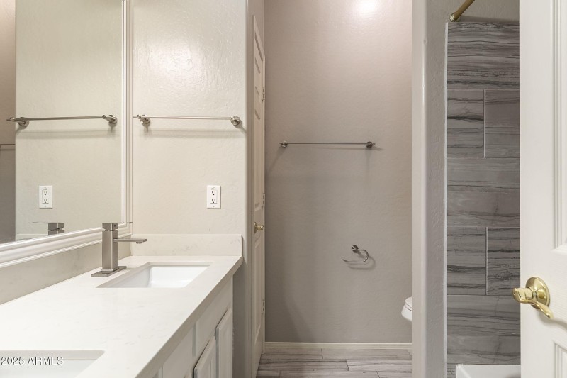 32-web-or-mls-6821-w-el-cortez-pl