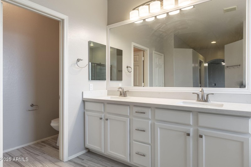 25-web-or-mls-6821-w-el-cortez-pl