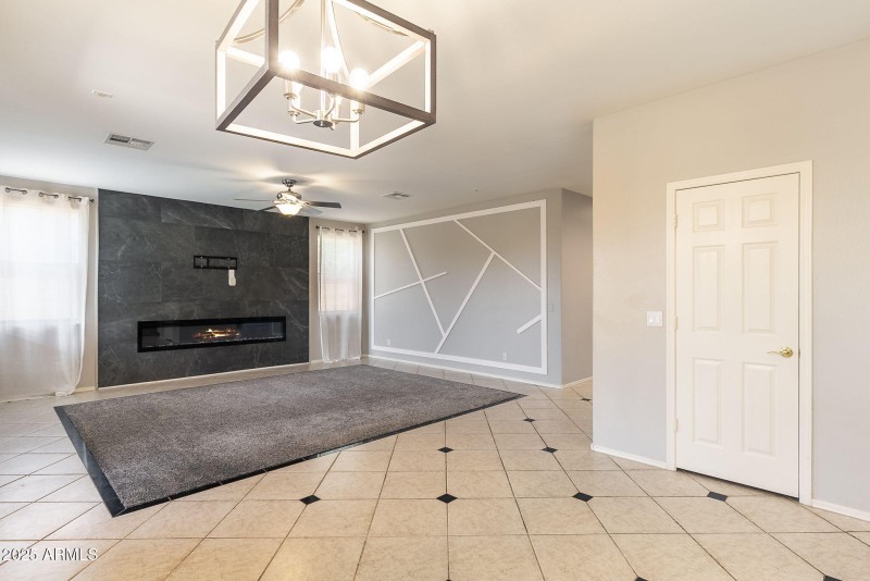 15-web-or-mls-6821-w-el-cortez-pl