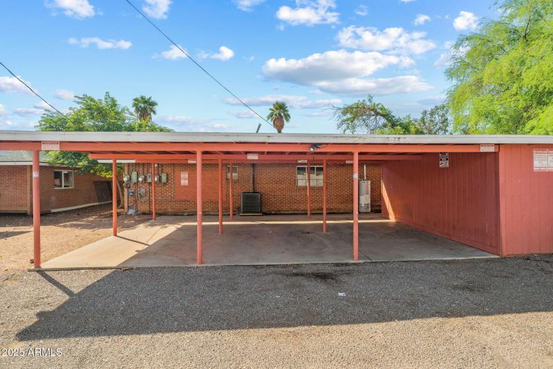 05-exterior-occupied