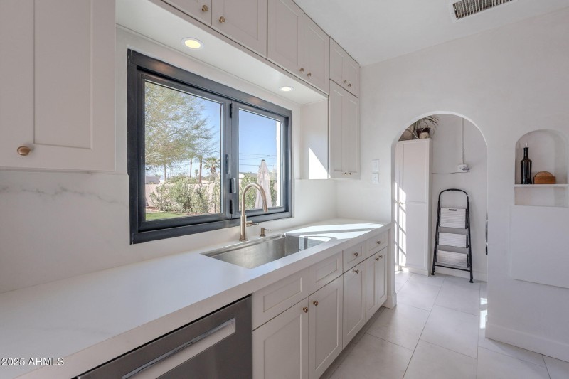 6-web-or-mls-Latham-6