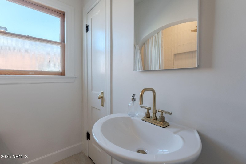 26-web-or-mls-Latham-26