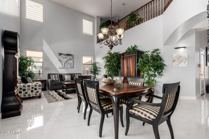 08 Dining/Living Room