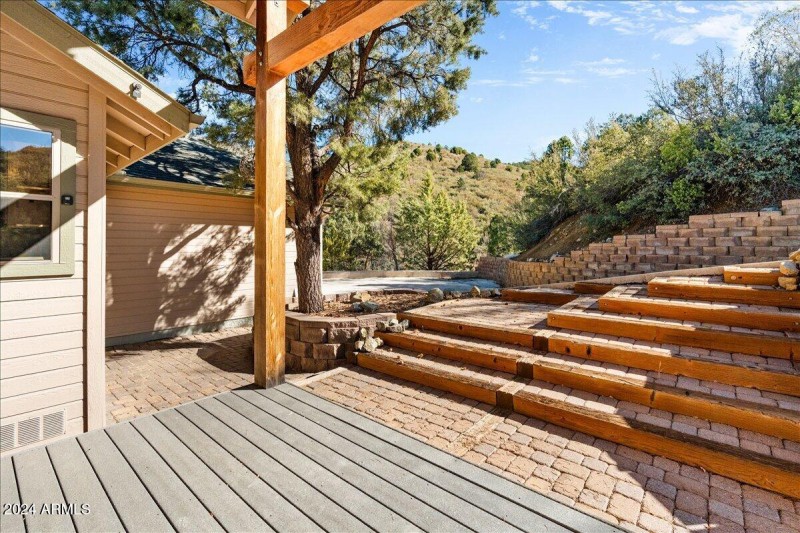 05-Front Patio and Driveway