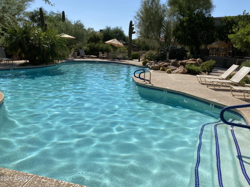 Cachet Swimming Pool