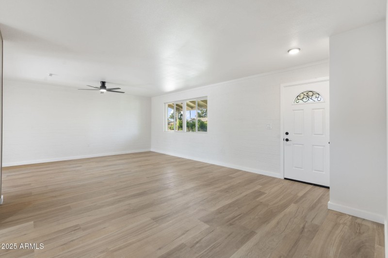 6-web-or-mls-Photo Oct 04 2025, 1 46 31