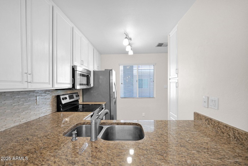 16-web-or-mls-P1303897