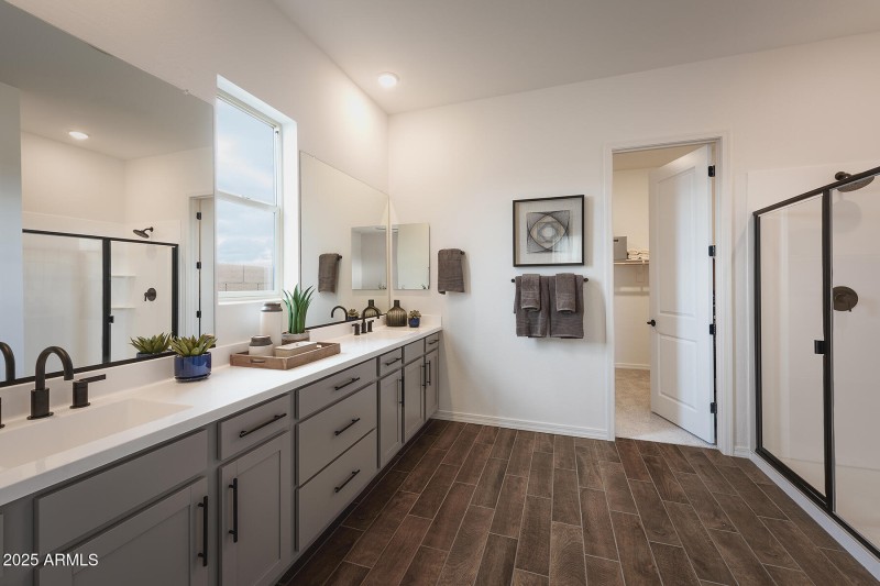 PHX_Pinnacle STH_Flint Master Bathroom