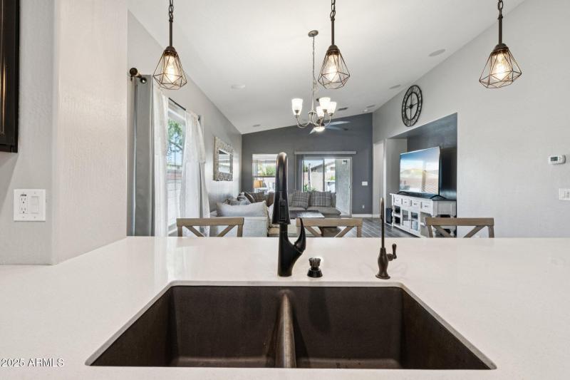 11-web-or-mls-S Stuart Ave-S0710-011