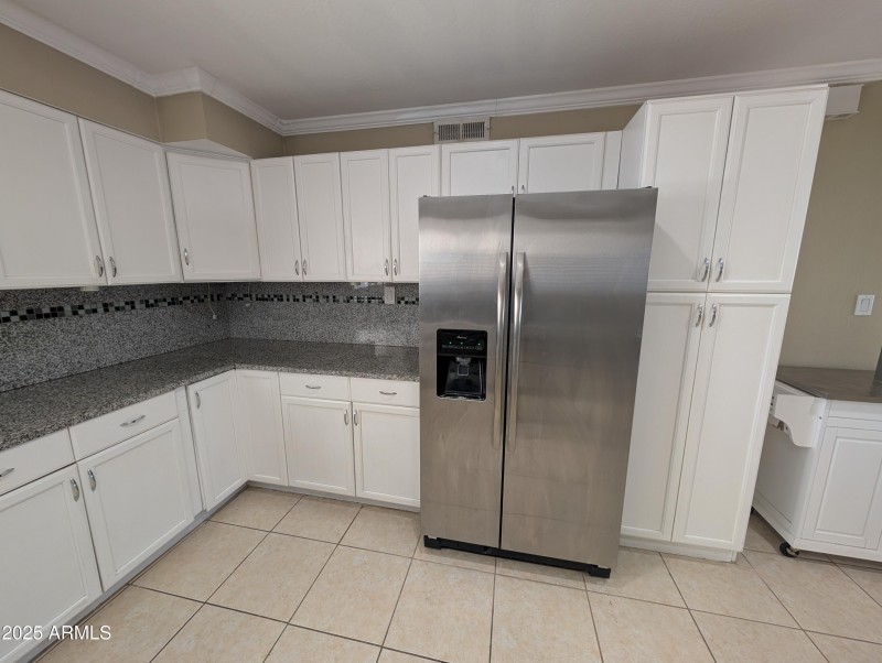 PXL_20251006_215225955