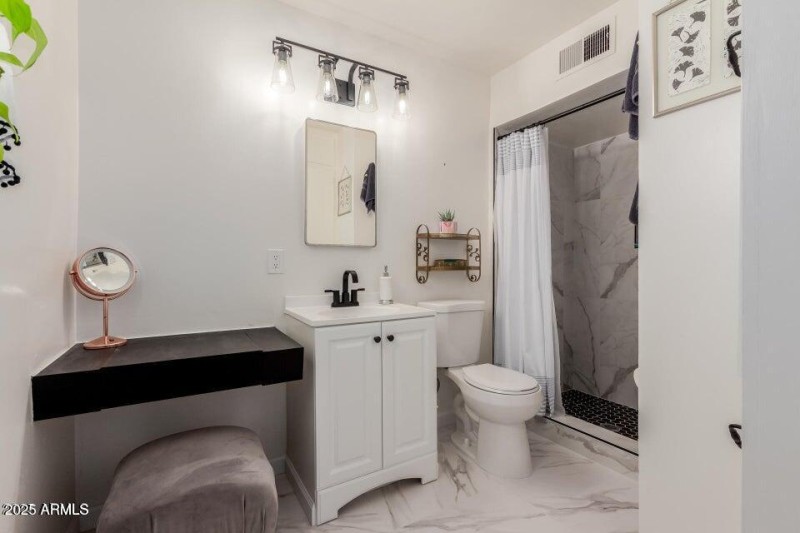 Master Ensuite