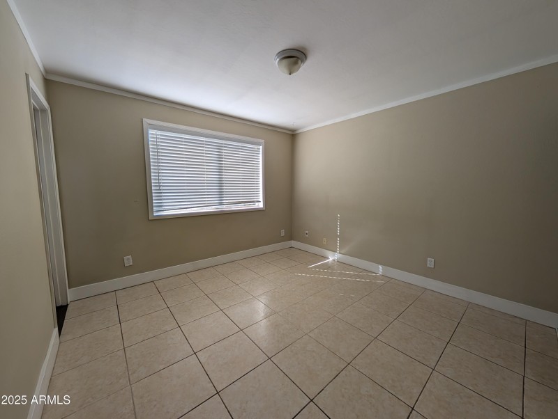 PXL_20251006_215457098