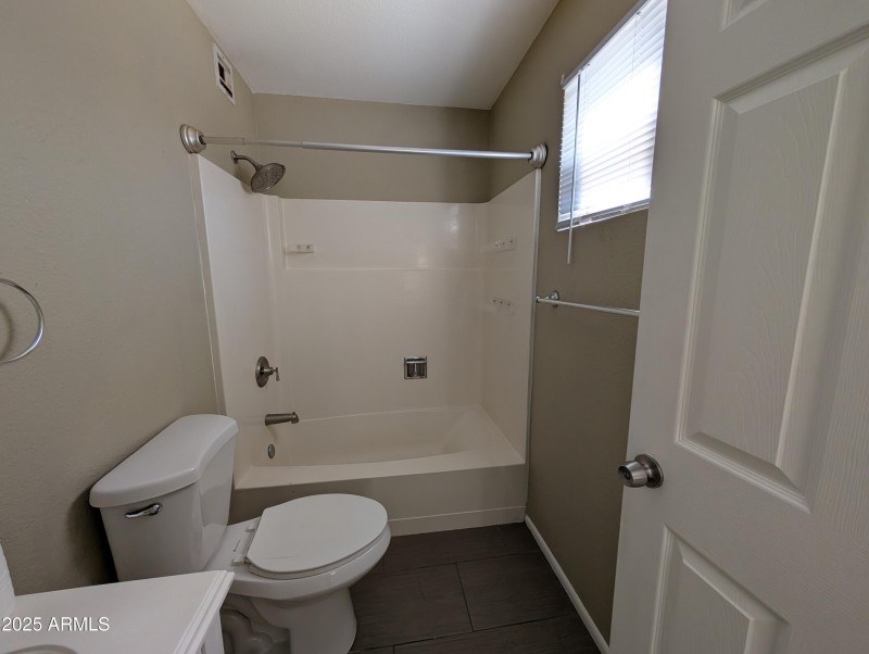 PXL_20251006_215519767