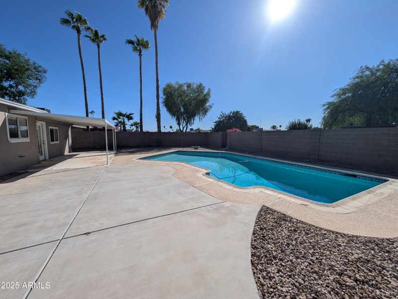 PXL_20251006_215628564