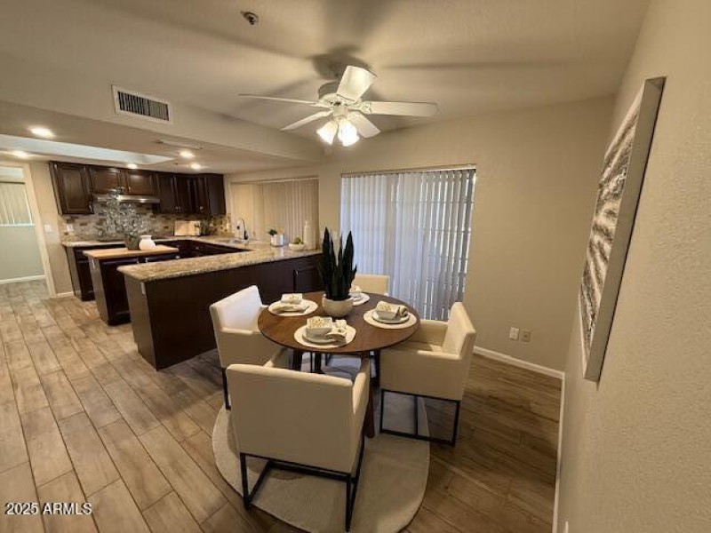 Kitchen Eat-in