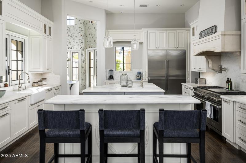 Kitchen w/Double Islands
