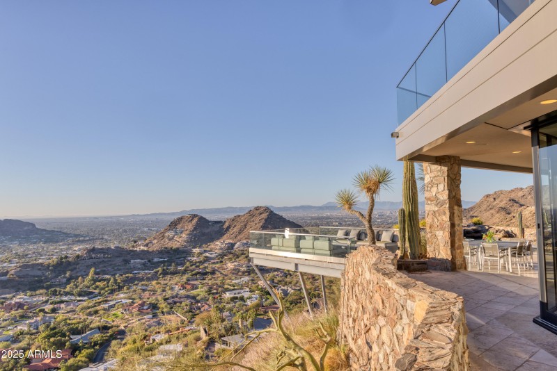 Cantilevered View Deck