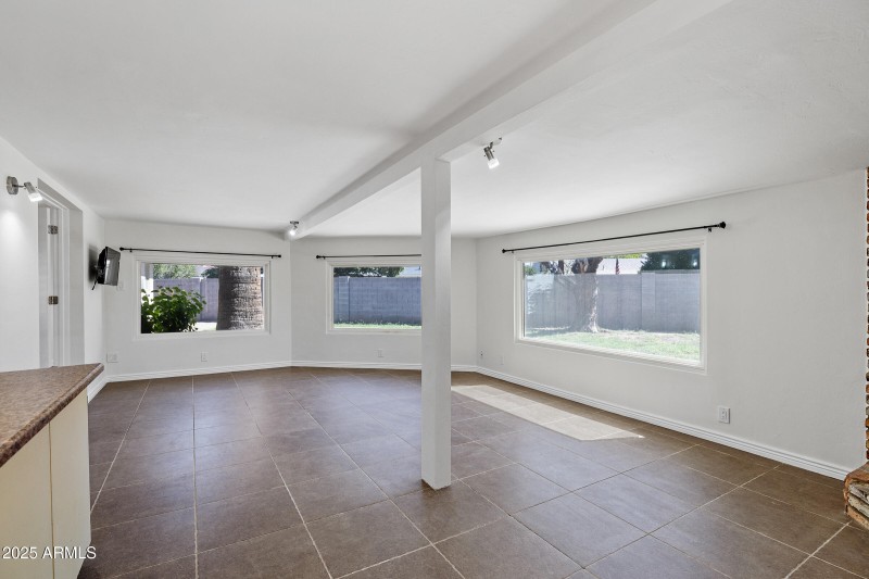 6531 N 16th Dr-18