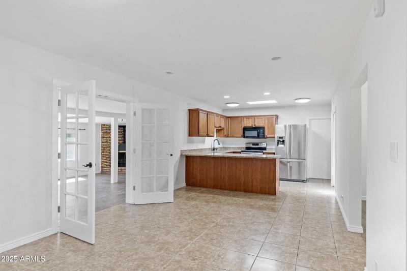 6531 N 16th Dr-9