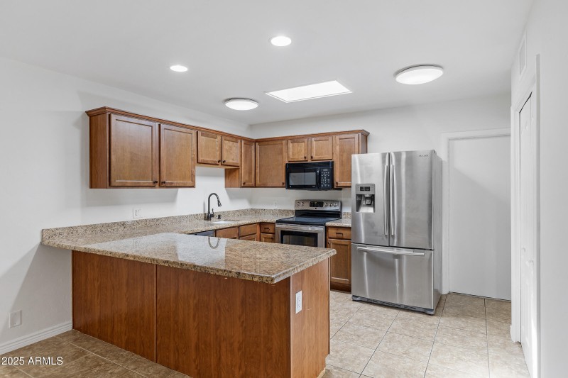 6531 N 16th Dr-12