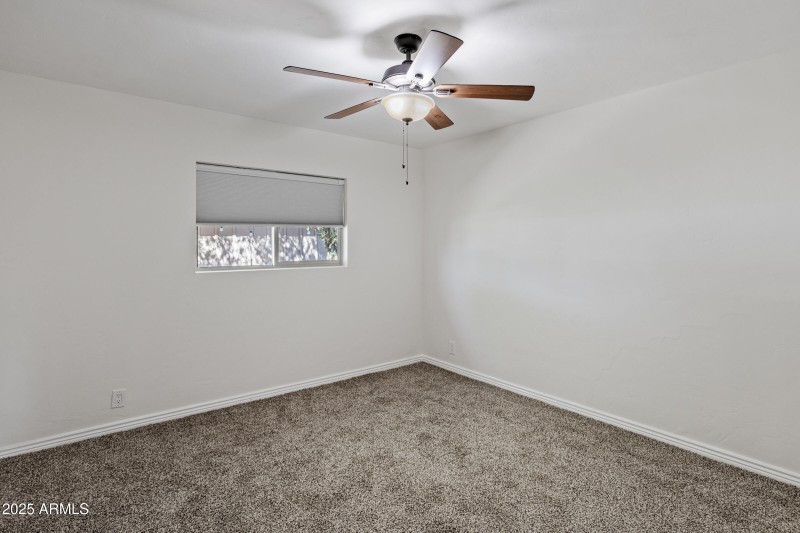 6531 N 16th Dr-24