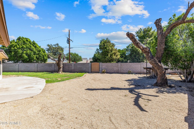 6531 N 16th Dr-33
