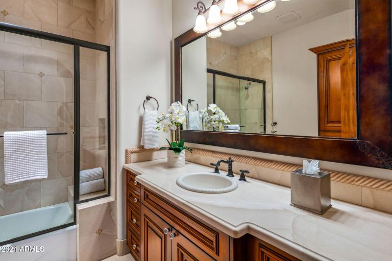 Guest Ensuite 4