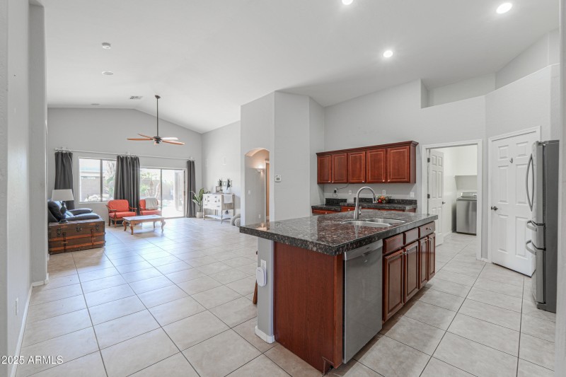 1653 W Green Tree Dr
