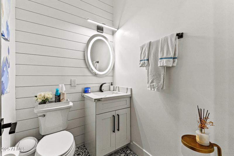 024_north_83rd-23_115