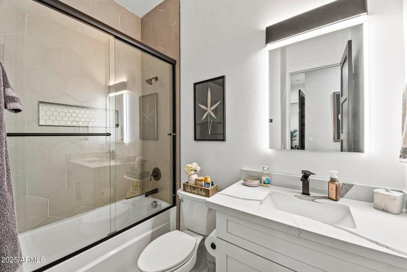 027_north_83rd-26_77