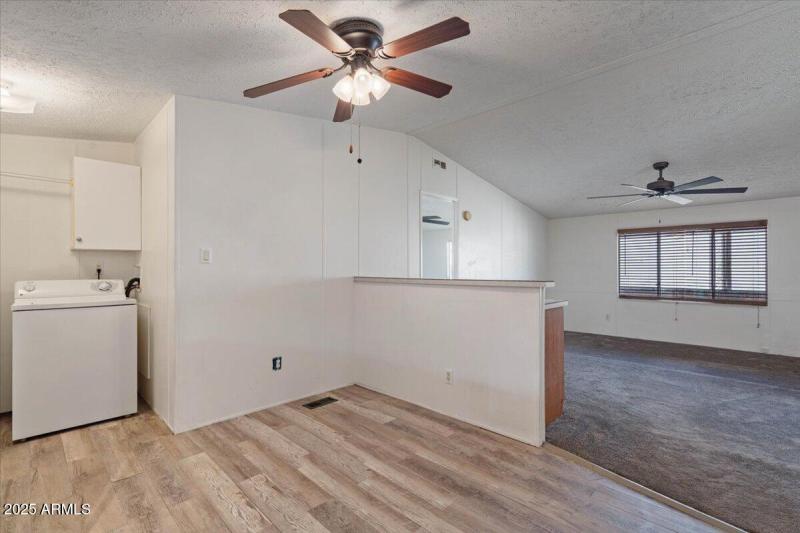 Eat-in Kitchen