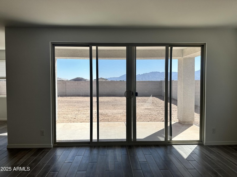 0011_ 4 Panel SGD