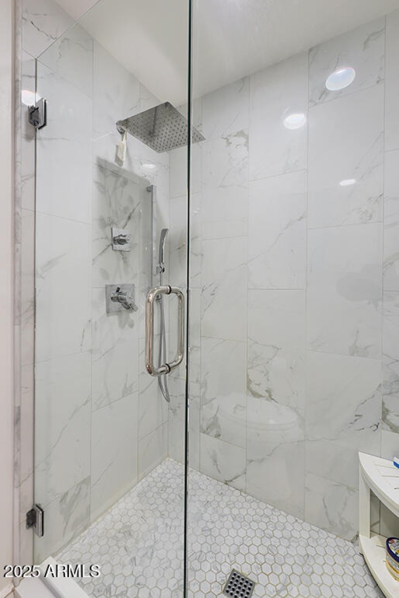 Spa-Like Walk-in Shower