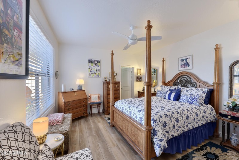 Guest Room w/Walk-in Closet