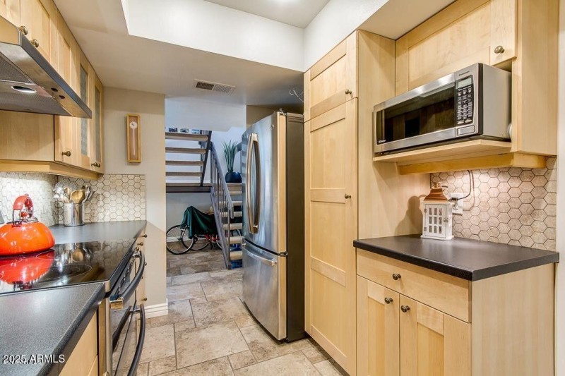 Kitchen 03