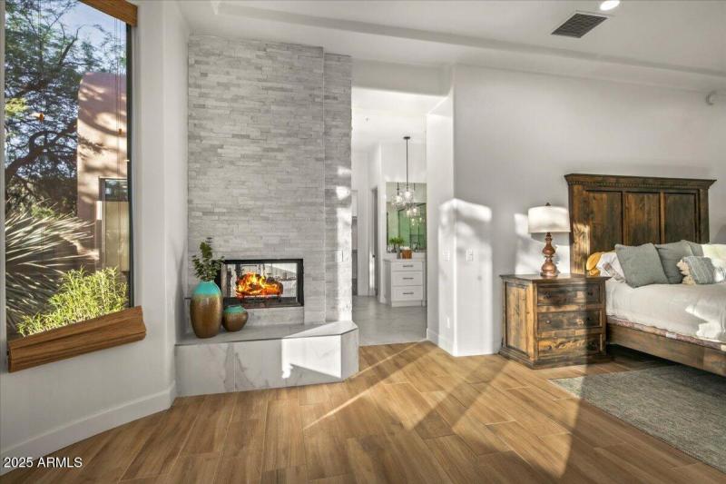 34-Primary Sitting Area