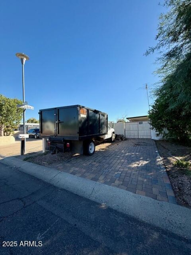 EXTRA PARKING