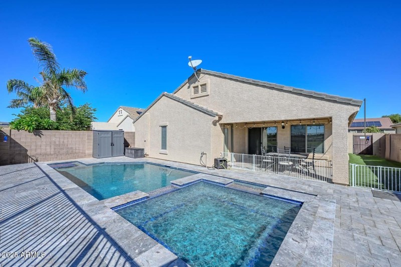 Backyard-Pool