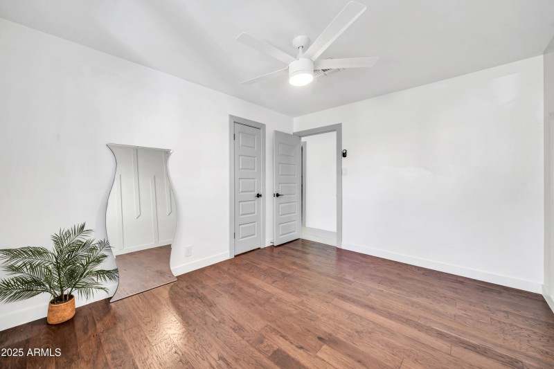 833 E Butler Dr-27