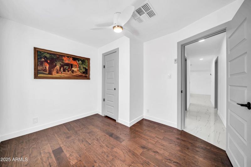 833 E Butler Dr-37