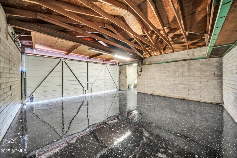 833 E Butler Dr-39