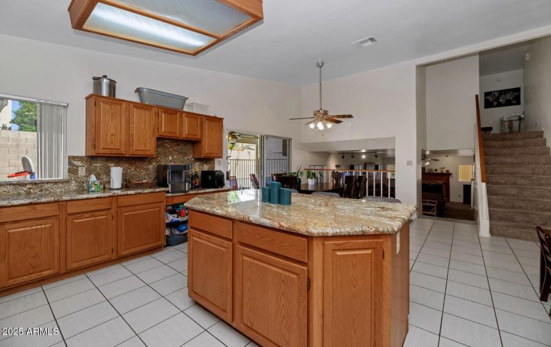 2718 E South Fork Dr-large-012-012-2718